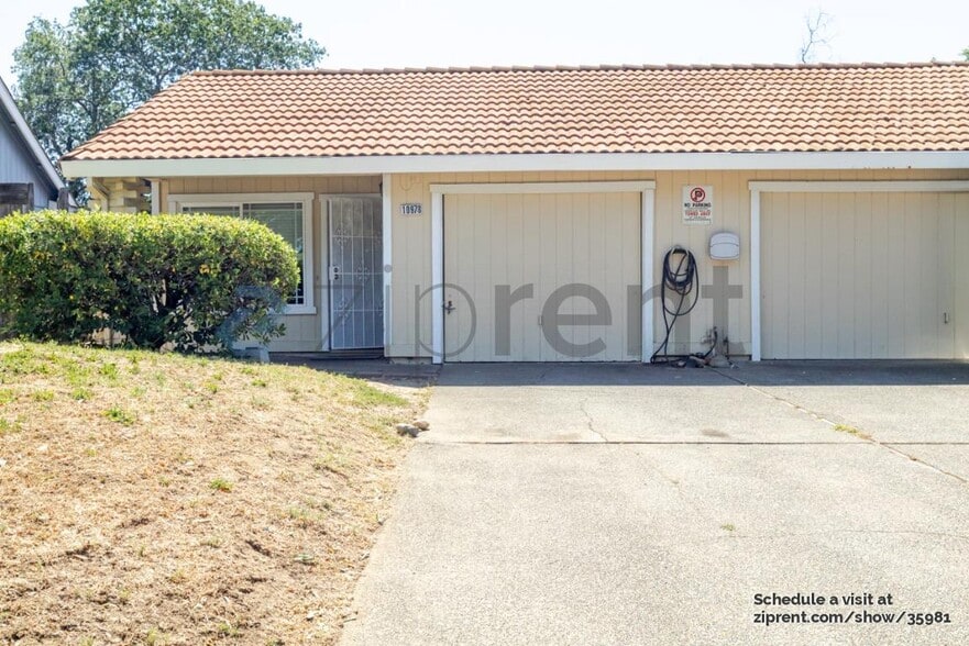 Primary Photo - 10978 Hirschfeld Way