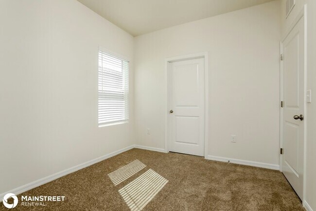 Building Photo - 3013 Neverland Dr
