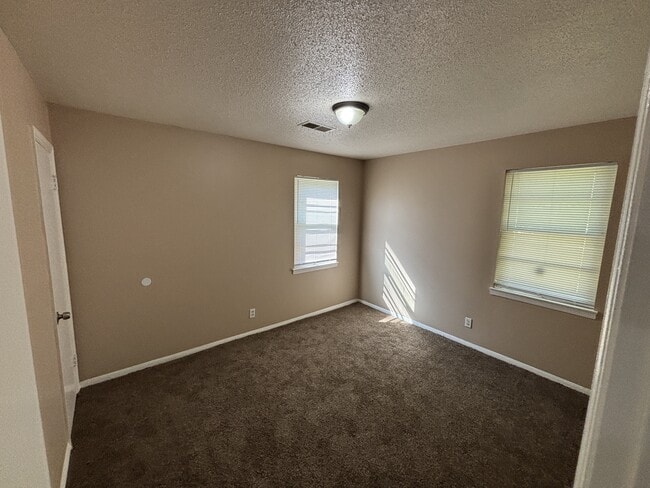 Building Photo - 5122 Pickett Cove