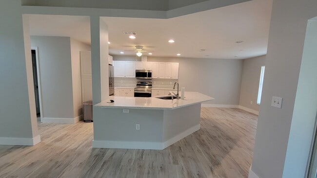 Building Photo - 4183 Malden Dr