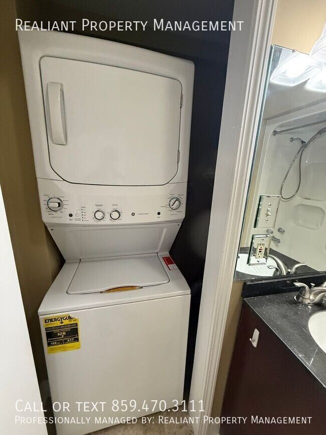 Building Photo - 711 W Maxwell St