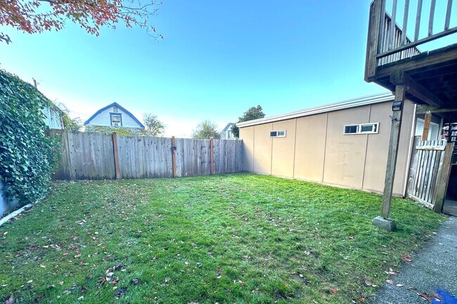 Building Photo - 3022 Federal Ave