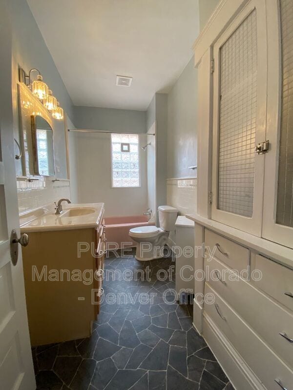 Building Photo - 3603 E 16th Ave