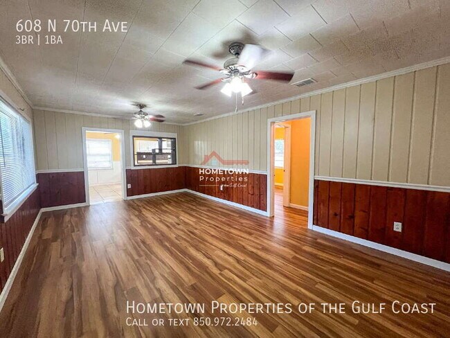 Building Photo - 608 N 70th Ave