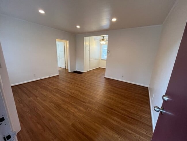 Interior Photo - #161