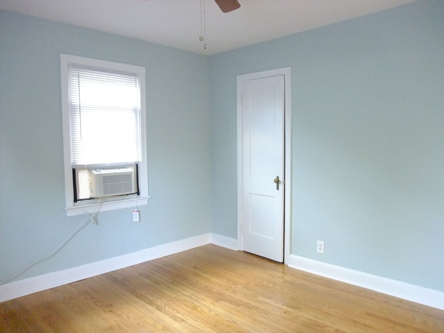 Building Photo - 8210 Greenwood Ave