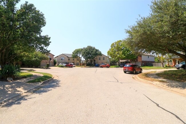 Building Photo - 1208 Heritage Hill Cove