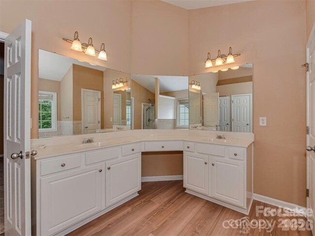 Building Photo - 5607 Fulton Ridge Dr