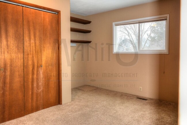 Building Photo - **COMING SOON** Spacious Wandermere Area Home