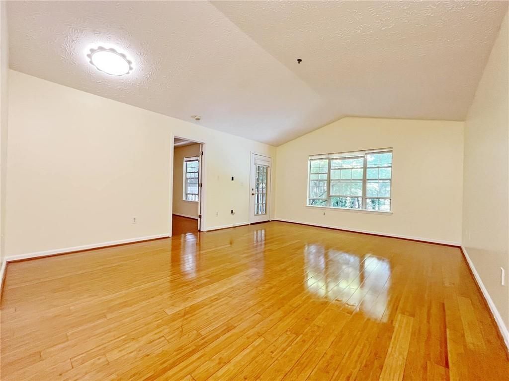Building Photo - 233 Bentley Pl