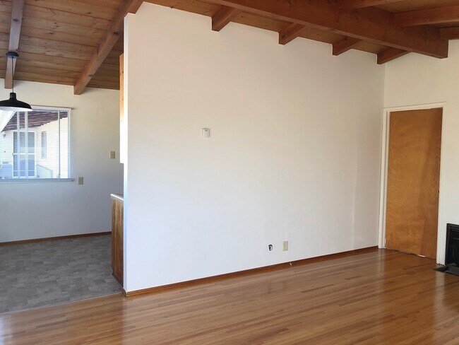 Building Photo - 3257-3257 San Pablo St