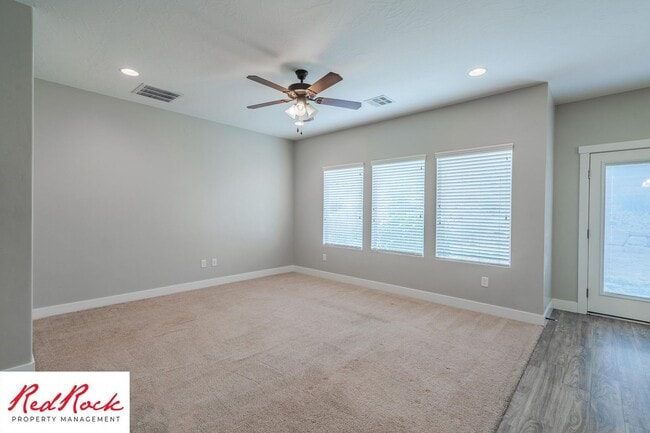 Building Photo - 4 Bedroom Spacious St. George Home with Large Backyard