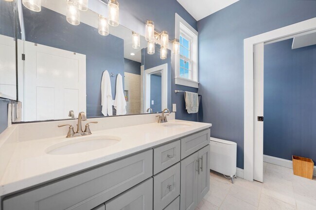 Building Photo - One-of-a-Kind 4 Bedroom, 3 Bathroom Home i...