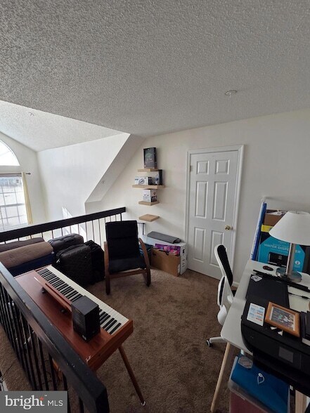 Building Photo - 14049 Vista Dr