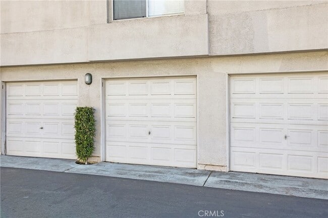 Building Photo - 65 Whippoorwill Ln