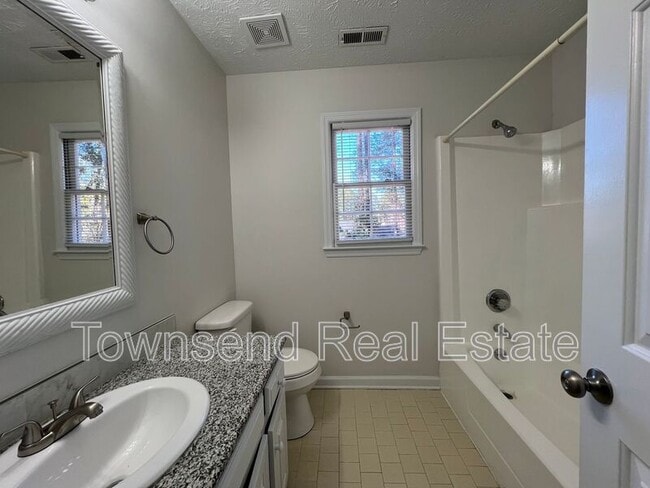 Building Photo - 1950 Merrimac Dr