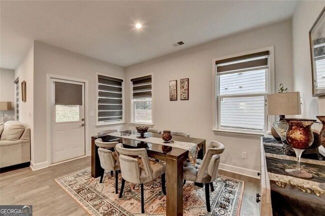 Building Photo - 811 Pineberry Ct