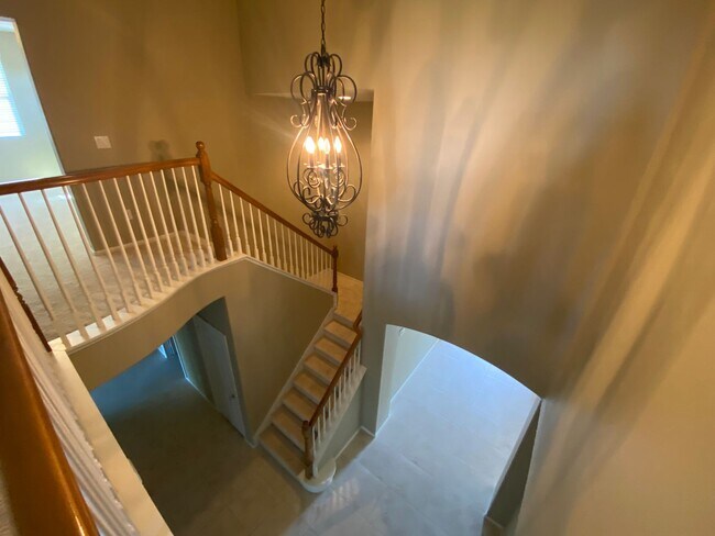 Building Photo - 5 bedroom home in Morgan Hill