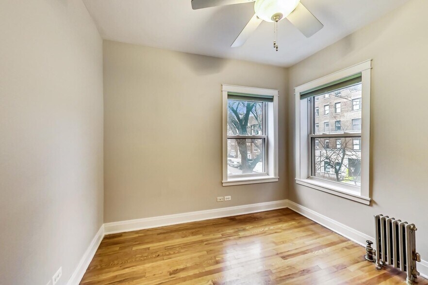 Building Photo - 540 W Cornelia Ave