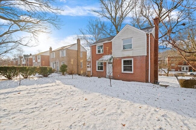 Building Photo - 3 Bedroom, 1 Bathroom Rental in Avalon