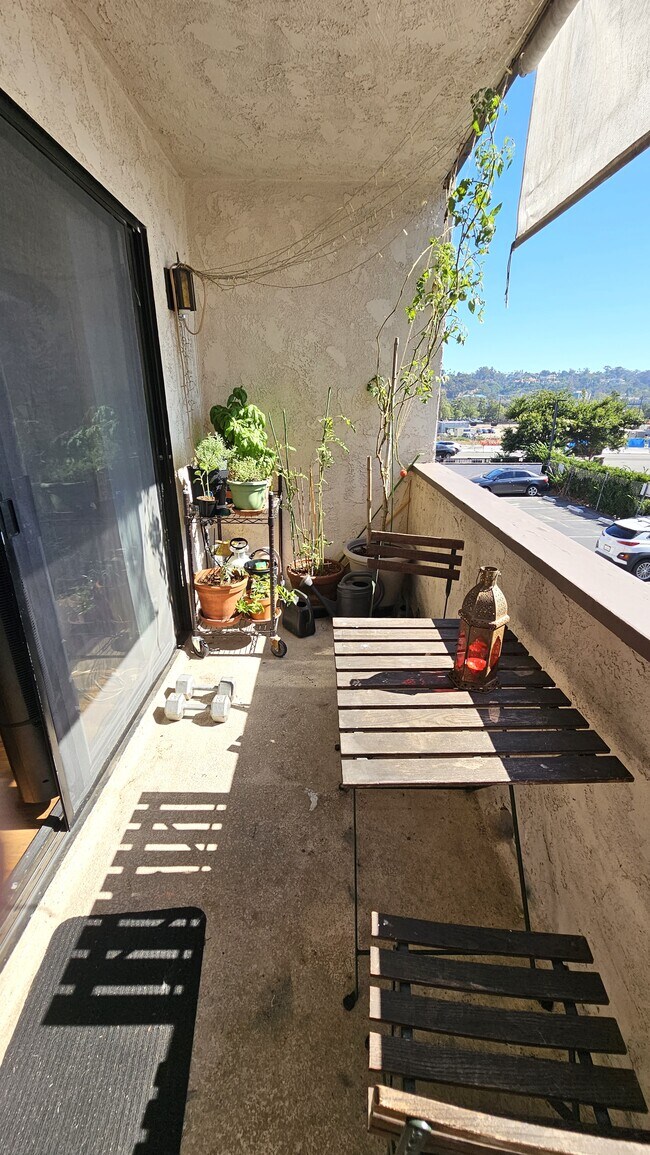 Building Photo - 6780 Friars Rd