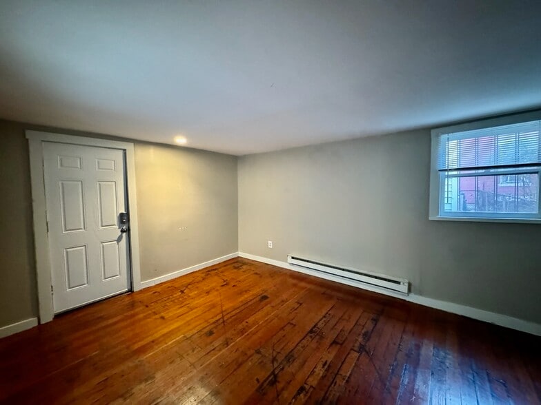 Building Photo - 202 Klotter Ave