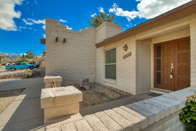 Building Photo - Beautiful 1-story southwestern-style home in west El Paso