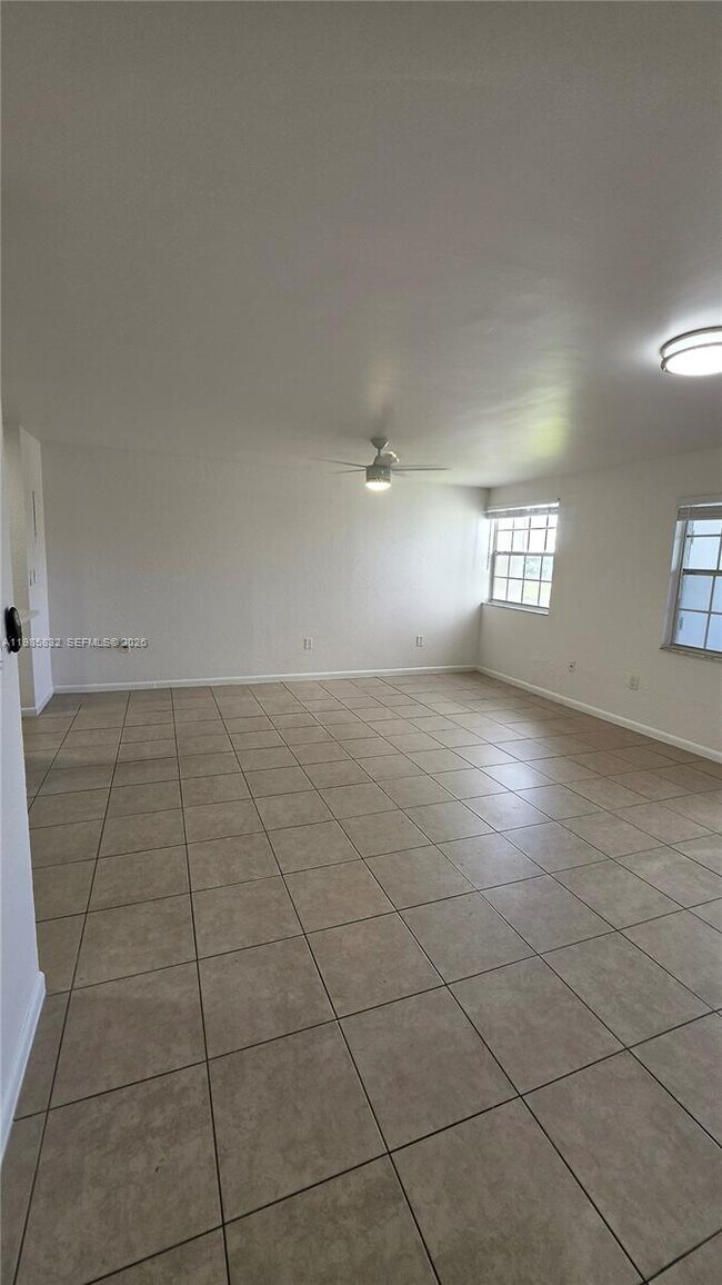 Building Photo - 2881 N Oakland Forest Dr