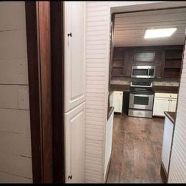 Building Photo - Hughes Springs 2 Bedroom Home