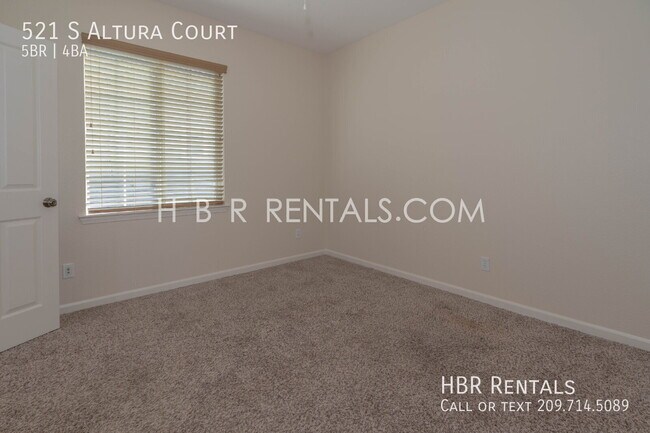 Building Photo - 521 S Altura Ct