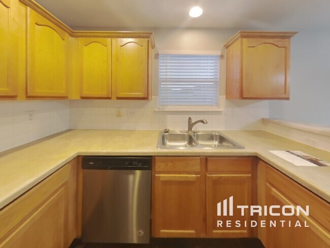 Building Photo - 8538 Rita Blanca Dr