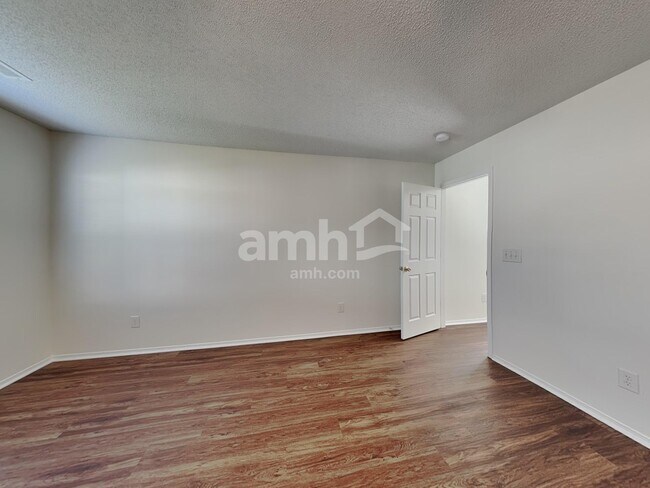 Building Photo - 1009 Gelfield Rd