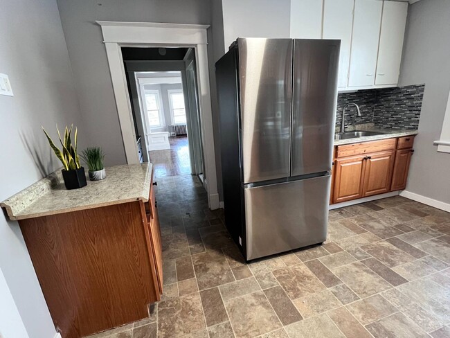 Building Photo - 2036 Guilderland Ave