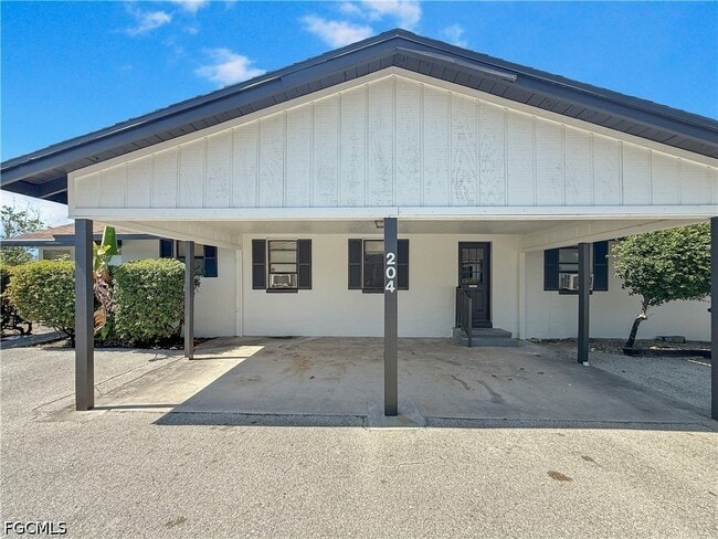 Building Photo - 204 2nd St