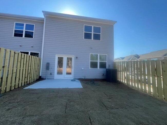 Building Photo - 111 Rivington Dr