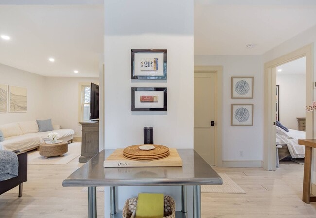 Building Photo - 3 Parsons Close