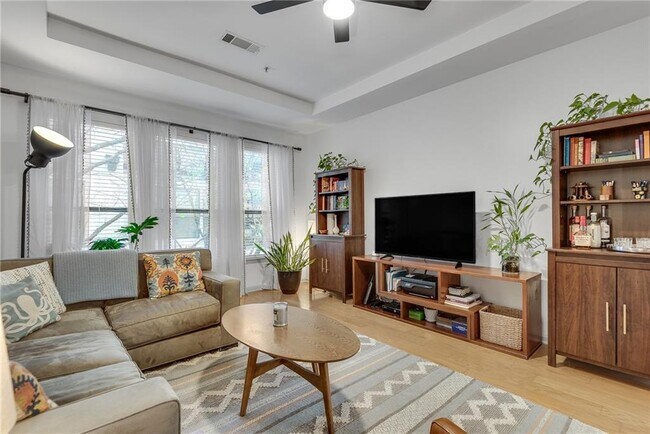 Building Photo - 821 Ralph McGill Blvd NE