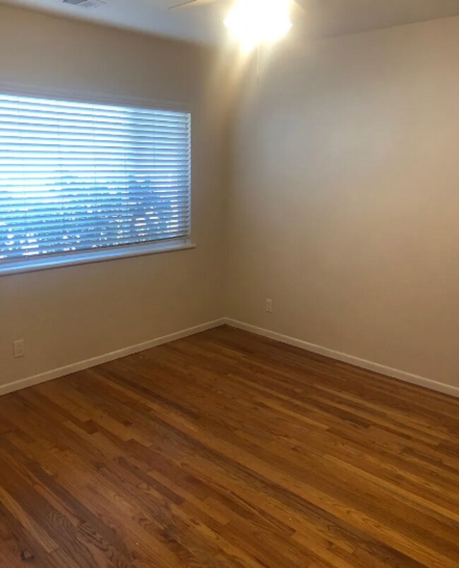 Building Photo - 344 Rosario Dr