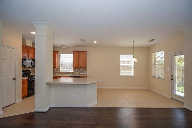 Building Photo - 28018 Wind Hawk Dr