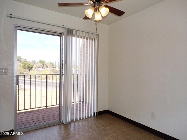 Building Photo - 4307 Plaza Vista