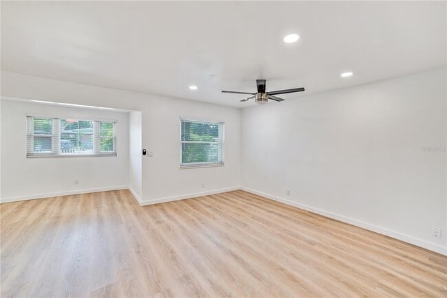 Building Photo - 4413 W Rogers Ave