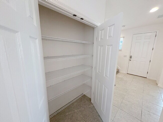 Building Photo - 6328 Goldcoast Ave