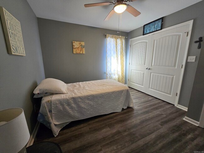 Building Photo - 17630 Bream