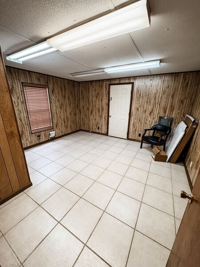 Building Photo - Beautiful 3BR/1BA in the country