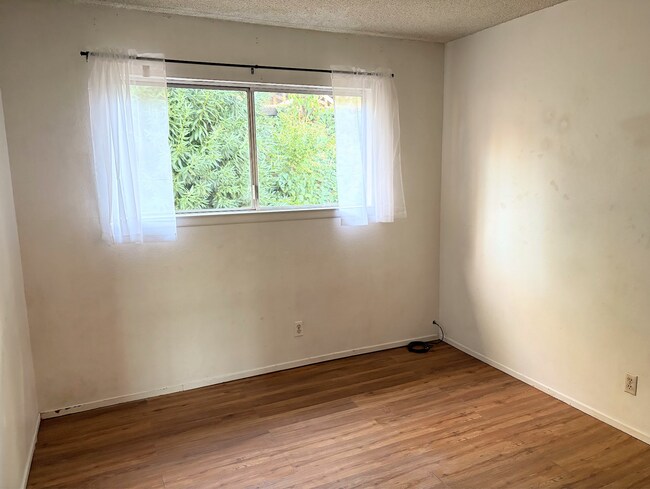 Bedroom 2 - 170 Westelle Dr