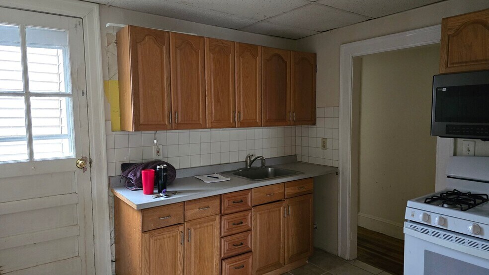 Building Photo - 116 Campbell Ave