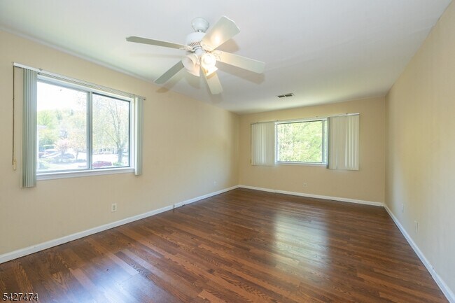 Building Photo - 50 W Lindsley Rd