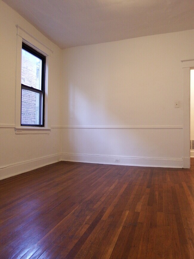 Building Photo - 2111 Park Ave