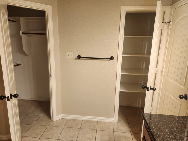 Building Photo - 437 Dunlap Ave