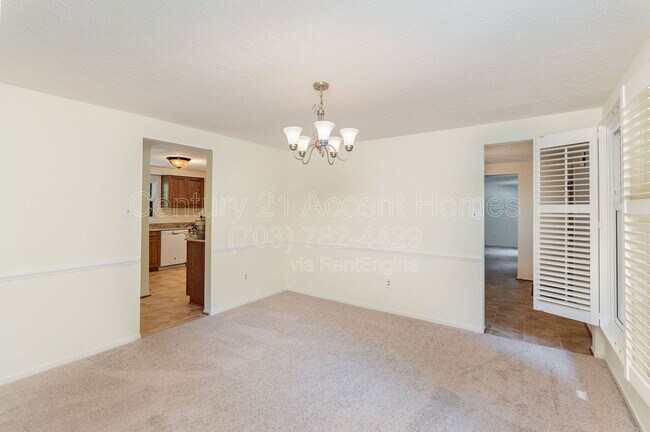 Building Photo - 7690 Middle Valley Dr